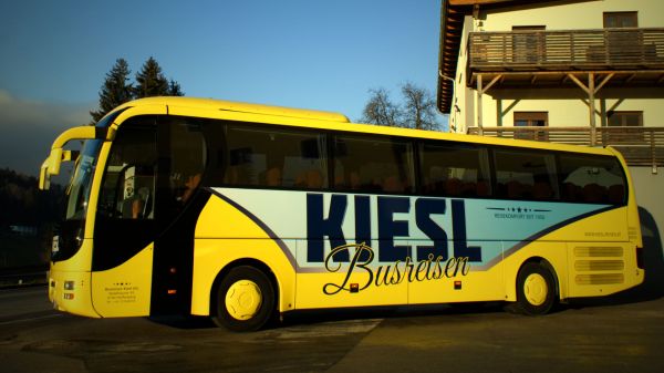 busreisen-kiesl-logo-2016-dsc00262fciiso150-1920B629FEEF-BA5B-64A8-E676-7DE342A96C79.jpg